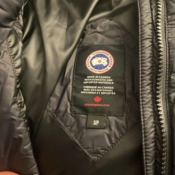 Canada goose size S black Ellison jacket women’s - Picture 3 of 8
